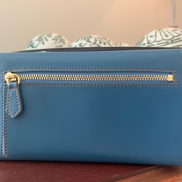 Dooney & Bourke Alto Medium Wallet - Picture 3 of 7